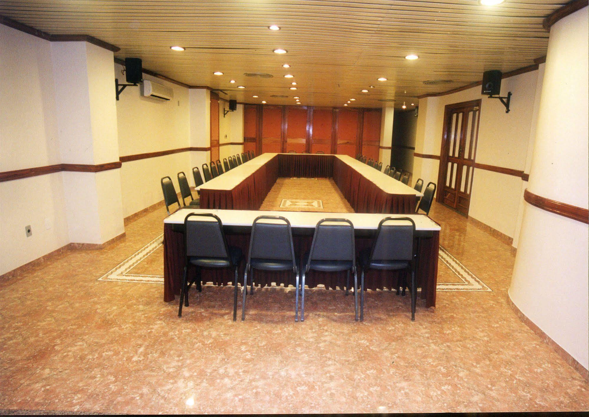 Lider Hotel Μανάους Εξωτερικό φωτογραφία