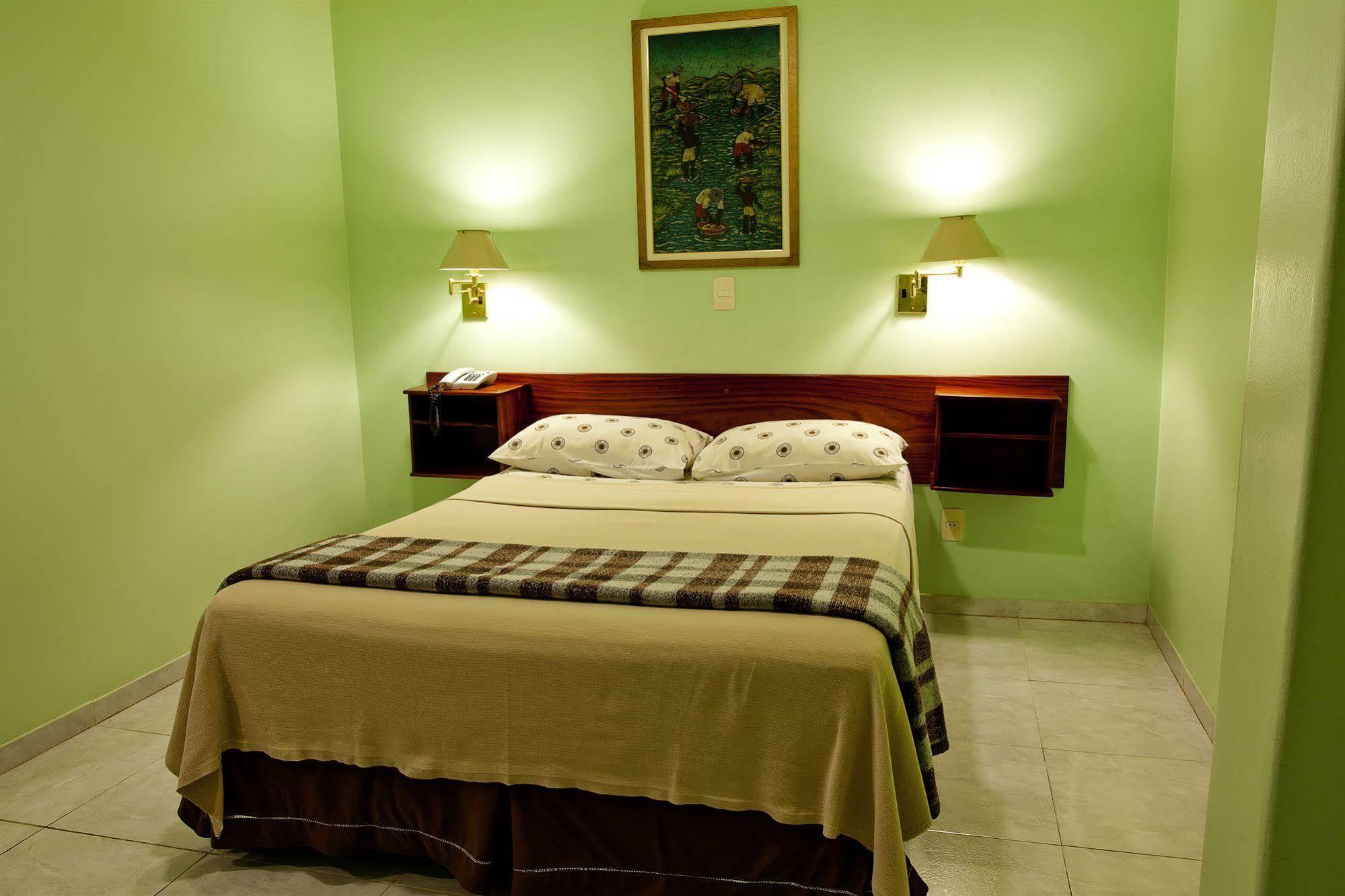 Lider Hotel Μανάους Εξωτερικό φωτογραφία