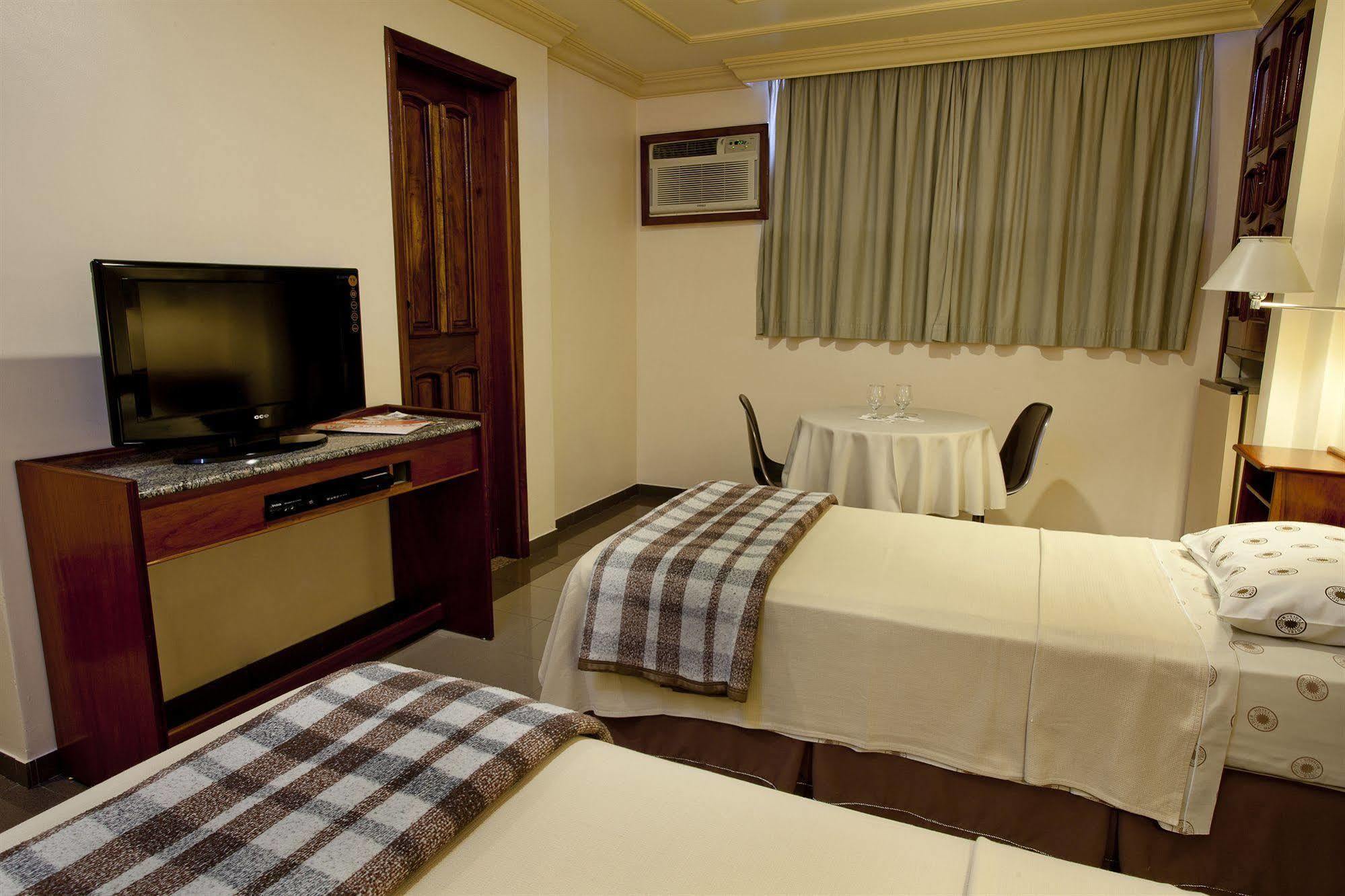 Lider Hotel Μανάους Εξωτερικό φωτογραφία